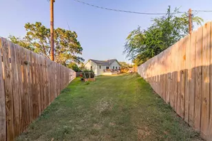 121 Margot Ln, Spicewood, TX 78669 - Photo 23