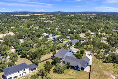 824 Woodland Hills Dr, Granite Shoals, TX 78654 - Photo 3