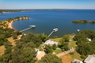409 Island Lodges Dr, Buchanan Dam, TX 78609 - Photo 3