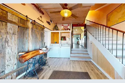 131 W White Avenue, Out of Area, TX 78373 - Photo 9