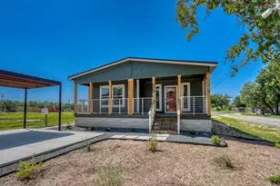 1200 E Green St, Llano, TX 78643 - Photo 3