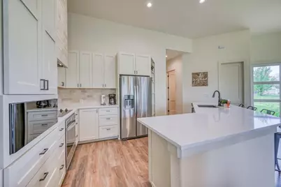 302 Parallel Circle, Horseshoe Bay, TX 78657 - Photo 9