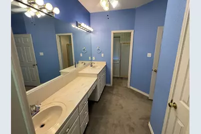 690 Ancient Oaks Drive, Marble Falls, TX 78654 - Photo 17