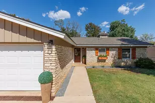 142 Lake Shore Dr, Horseshoe Bay, TX 78657 - Photo 1