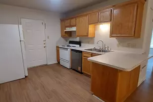 404 B Ave S, Marble Falls, TX 78654 - Photo 3