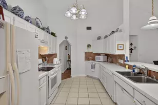 27 Fairway Ln, Meadowlakes, TX 78654 - Photo 7
