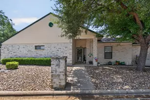 27 Fairway Ln, Meadowlakes, TX 78654 - Photo 1