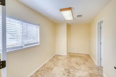 94 E Wildflower Boulevard, Marble Falls, TX 78654 - Photo 13