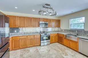 94 E Wildflower, Marble Falls, TX 78654 - Photo 9