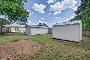 1109 Hickory St, Llano, TX 78643 - Photo 27