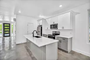 1006 E Marble St, Burnet, TX 78611 - Photo 5