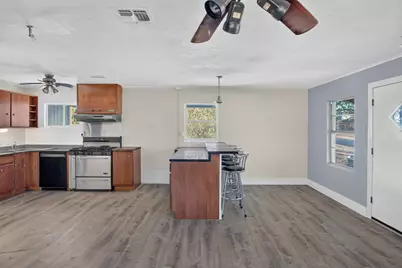 228 E Bluebriar, Granite Shoals, TX 78654 - Photo 9