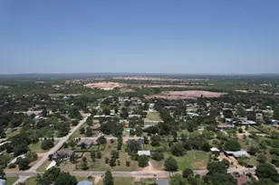 311 E Castleshoals Dr, Granite Shoals, TX 78654 - Photo 11