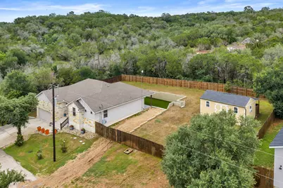 511 Taylor Dr, Horseshoe Bay, TX 78657 - Photo 3