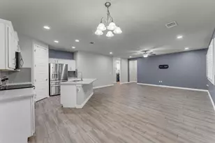 511 Taylor Dr, Horseshoe Bay, TX 78657 - Photo 9