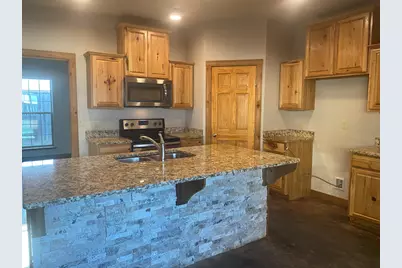 606 W Ollie, Llano, TX 78643 - Photo 11