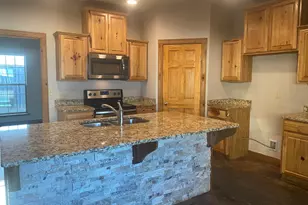606 W Ollie, Llano, TX 78643 - Photo 11