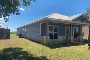 606 W Ollie, Llano, TX 78643 - Photo 3