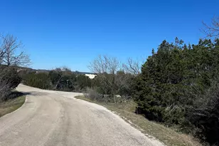 10423 Oak Dale Dr, Lago Vista, TX 78645 - Photo 1