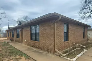 411 Avenue S, Marble Falls, TX 78654 - Photo 1