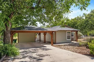 1405 Johnson St, Marble Falls, TX 78654 - Photo 3