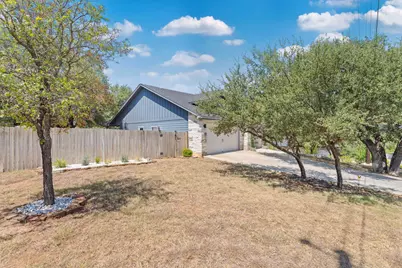 504 Queens Way, Cottonwood Shores, TX 78657 - Photo 33