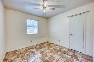 212 N River Oaks Dr, Burnet, TX 78611 - Photo 13