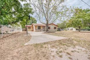212 N River Oaks Dr, Burnet, TX 78611 - Photo 3