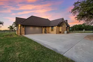 901 Crown Ln, Burnet, TX 78611 - Photo 5