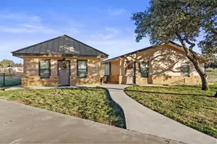 901 Crown Ln, Burnet, TX 78611 - Photo 35