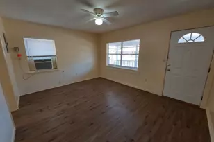 202 N Pierce, Burnet, TX 78611 - Photo 3