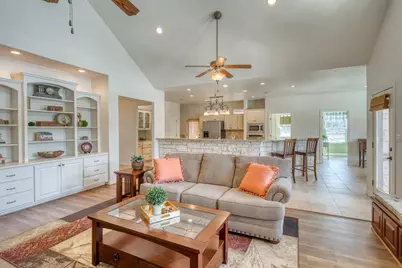 1050 Twisted Oak, Horseshoe Bay, TX 78657 - Photo 5