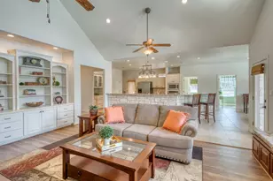 1050 Twisted Oak, Horseshoe Bay, TX 78657 - Photo 5