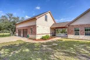 1050 Twisted Oak, Horseshoe Bay, TX 78657 - Photo 19