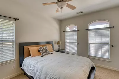 1050 Twisted Oak, Horseshoe Bay, TX 78657 - Photo 13
