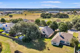 206 Cailin Ct, Burnet, TX 78611 - Photo 39