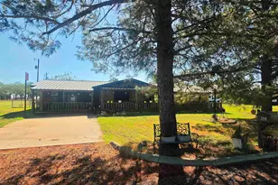 106 Post Oak Dr, Llano, TX 78643 - Photo 1