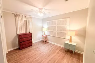 207 E College St, Llano, TX 78643 - Photo 9