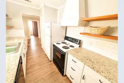 207 E College Street, Llano, TX 78643 - Photo 5
