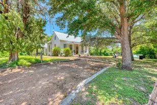 700 Bayley St, Llano, TX 78643 - Photo 33