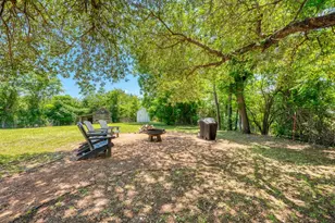 700 Bayley St, Llano, TX 78643 - Photo 31