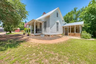 700 Bayley St, Llano, TX 78643 - Photo 3