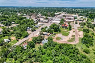 700 Bayley St, Llano, TX 78643 - Photo 37