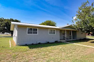 102 W Llano St, Llano, TX 78643 - Photo 1