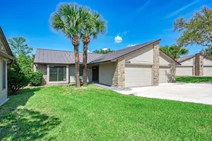 100 Bay Point Dr, Horseshoe Bay, TX 78657 - Photo 1
