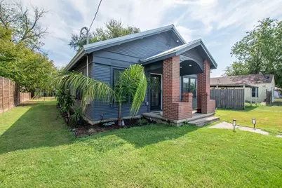 207 S Chestnut St Street, Lampasas, TX 76550 - Photo 3