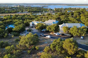 407 Green Leaf, Horseshoe Bay, TX 78657 - Photo 17