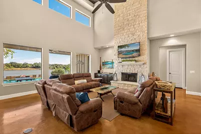 121 Christopher Ln, Kingsland, TX 78639 - Photo 9