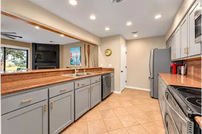 113 Dawn, Horseshoe Bay, TX 78657 - Photo 9