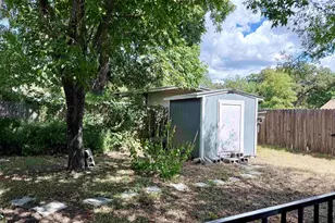 501 S Pierce St, Burnet, TX 78611 - Photo 9